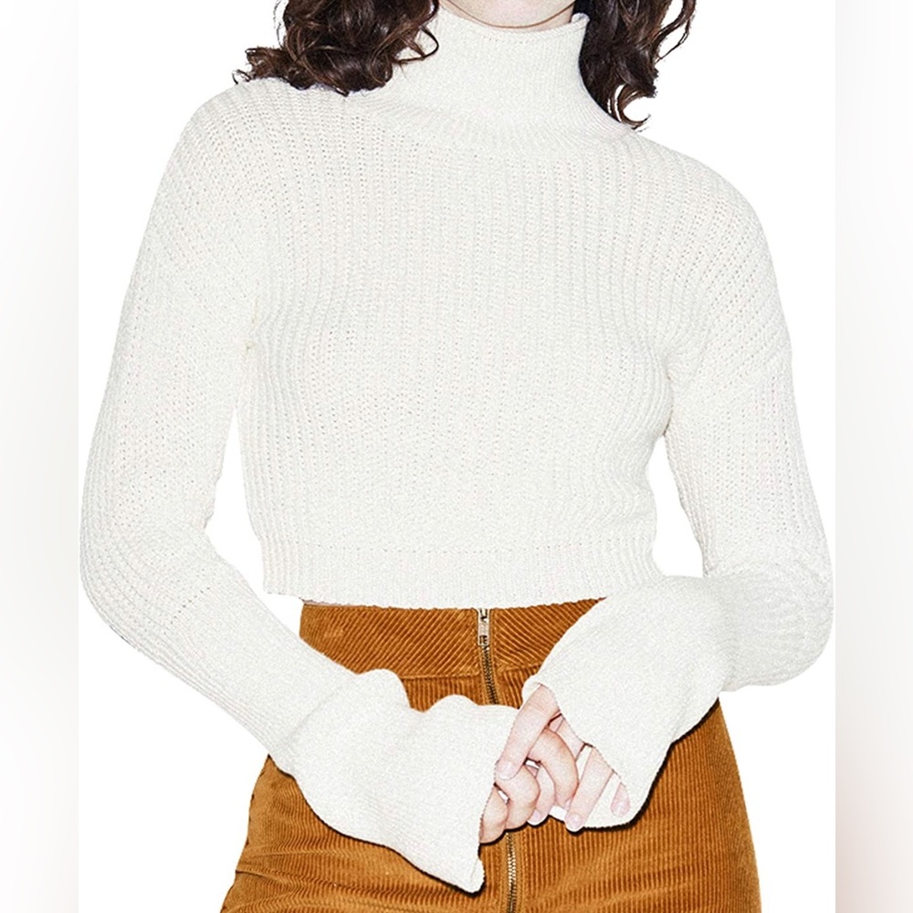 American Apparel women’s ivory fisherman cropped bell sleeve sweater size M.